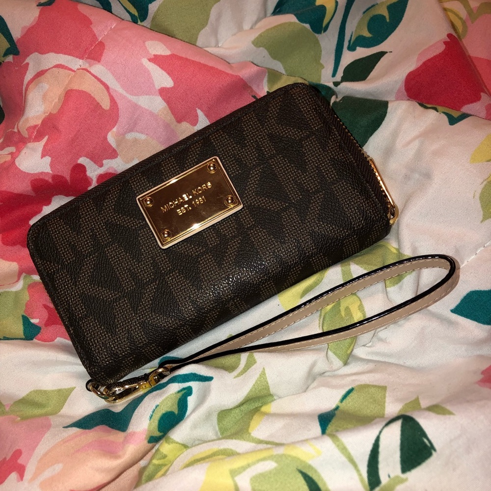 Michael Kors wristlet!